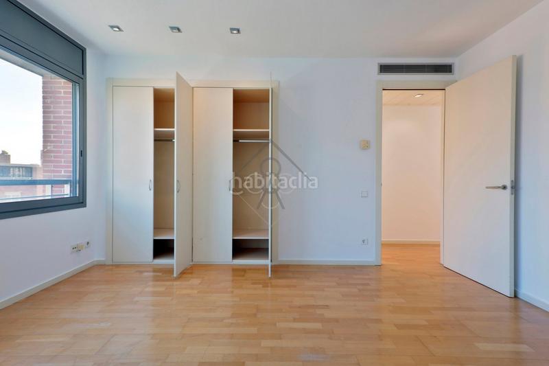 Foto 3c5a47cc-6bde-434e-b18b-2dcd78f7adea. Rent flat with heating parking in Tres Torres Barcelona