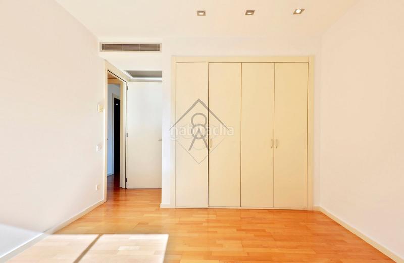 Foto 541a1519-3f0b-4cd0-9fdf-aa3205c10a8d. Rent flat with heating parking in Tres Torres Barcelona