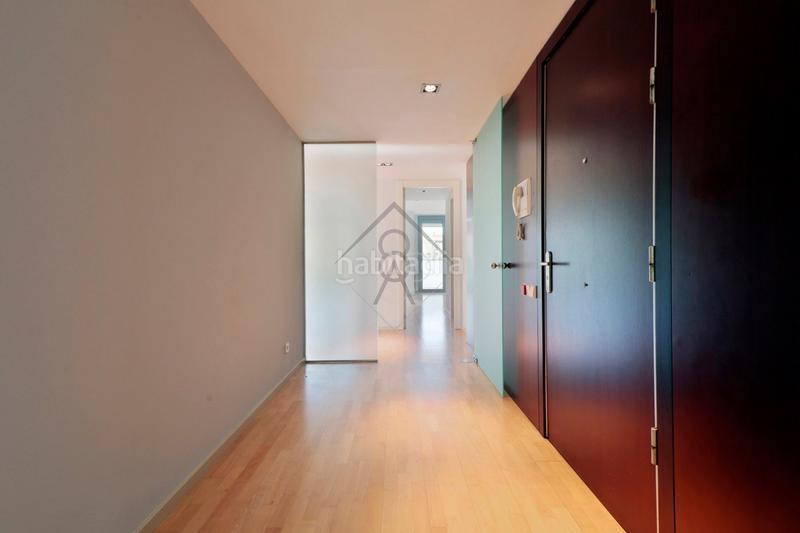 Foto 6467cb06-b87f-4071-b720-c80e34c819d5. Rent flat with heating parking in Tres Torres Barcelona