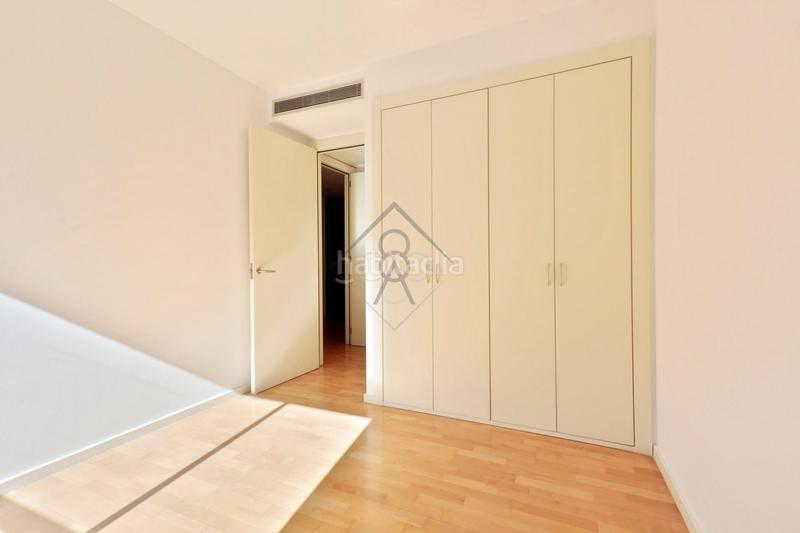 Foto e91368ca-eaa9-4fde-bbf9-8f254ab284c3. Rent flat with heating parking in Tres Torres Barcelona