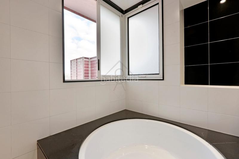 Foto 097e2cf4-aaa0-4319-a9fa-8d600832ce88. Lloguer àtic amb calefacció aparcament a Sarrià Barcelona