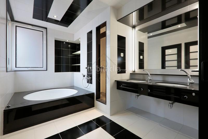 Foto 24adfca1-53ec-4f6b-97d7-e988b0e29e30. Location attique avec chauffage parking dans Sarrià Barcelona