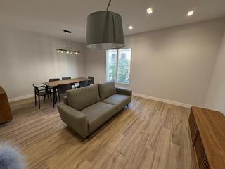 Etagenwohnung  Carrer arago. Precioso piso refromado exterior en buena finca regia