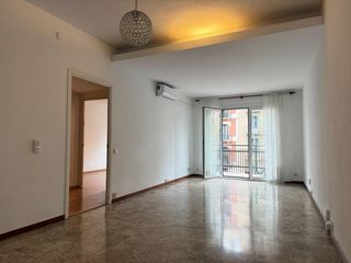 Pis  Carrer arago. Piso cerca de paseo sant joan bien comunicado con pk incluido