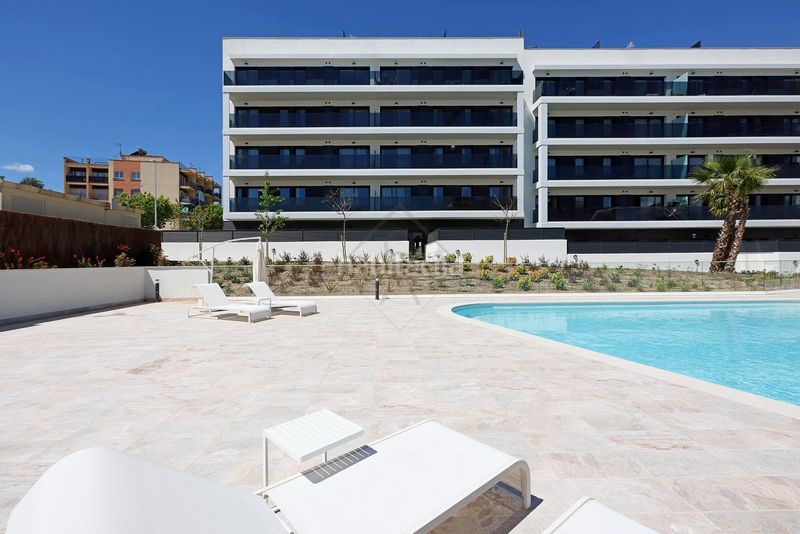 Foto 57830aed-aef8-4010-bd09-d949231cd2a6. Àtic amb calefacció piscina a Abrera