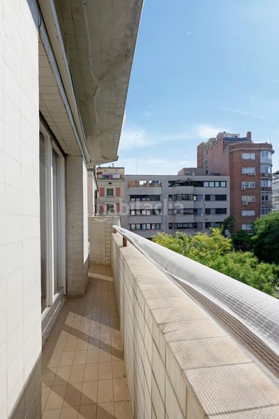 Foto c820ad3a-d2d9-474b-b8ab-e8dee84f4324. Pis a Sant Gervasi - Galvany Barcelona
