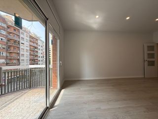 Pis a Fort Pienc. Piso completamente renovado