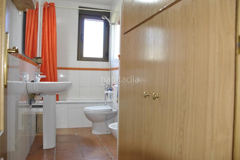 Foto 19c39151-1b49-4200-8002-88a8fc53516b. Chalet mit kamin parking pool in Malpartida de Plasencia