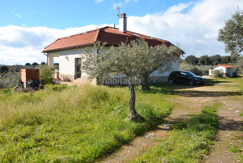 Foto 31a8e5be-f9e6-469d-8543-81abdf167f38. Chalet mit kamin parking pool in Malpartida de Plasencia