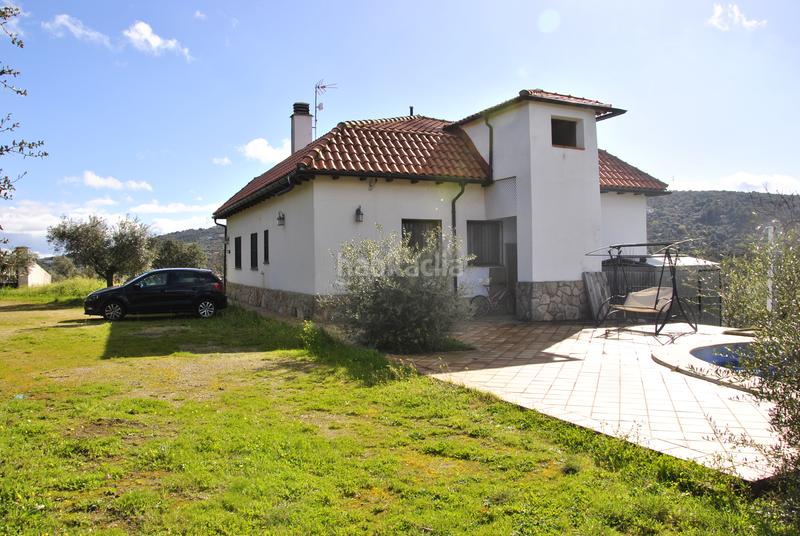 Foto 6ebb8b28-5652-44a1-bf3f-f01f5826e56b. Chalet mit kamin parking pool in Malpartida de Plasencia