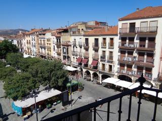 Etagenwohnung  Plaza mayor. Se vende piso en el centro de plasencia