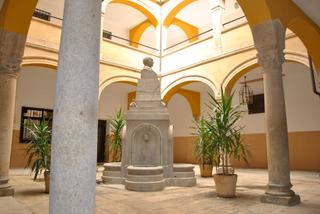 Appartement  Calle rey. Se vende piso en plasencia (cáceres)