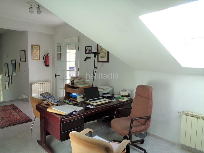 Foto 34d181ea-202b-45c3-8b47-858356ab1bfd. Casa aparellada amb calefacció aparcament a Los Pinos - El Pilar Plasencia