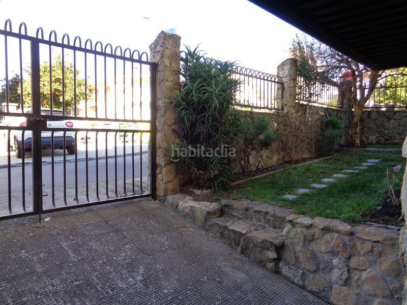 Foto 40e2396e-03d6-44bd-8bbb-63d9c41032ea. Casa aparellada amb calefacció aparcament a Los Pinos - El Pilar Plasencia