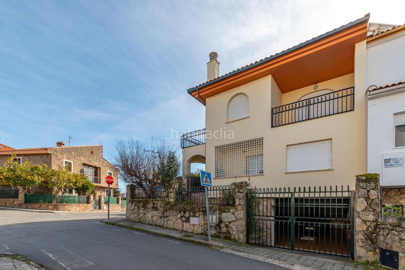 Foto 67a1c536-ddbb-49d6-a2fc-cac5217fe32f. Casa aparellada amb calefacció aparcament a Los Pinos - El Pilar Plasencia