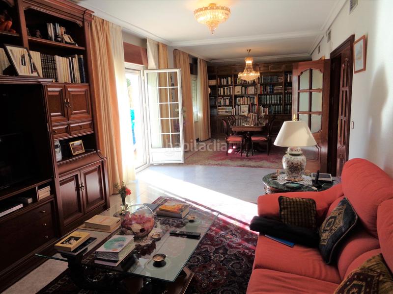 Foto 8999d4ed-4b4b-4e60-8ebd-0bd30456c215. Casa aparellada amb calefacció aparcament a Los Pinos - El Pilar Plasencia