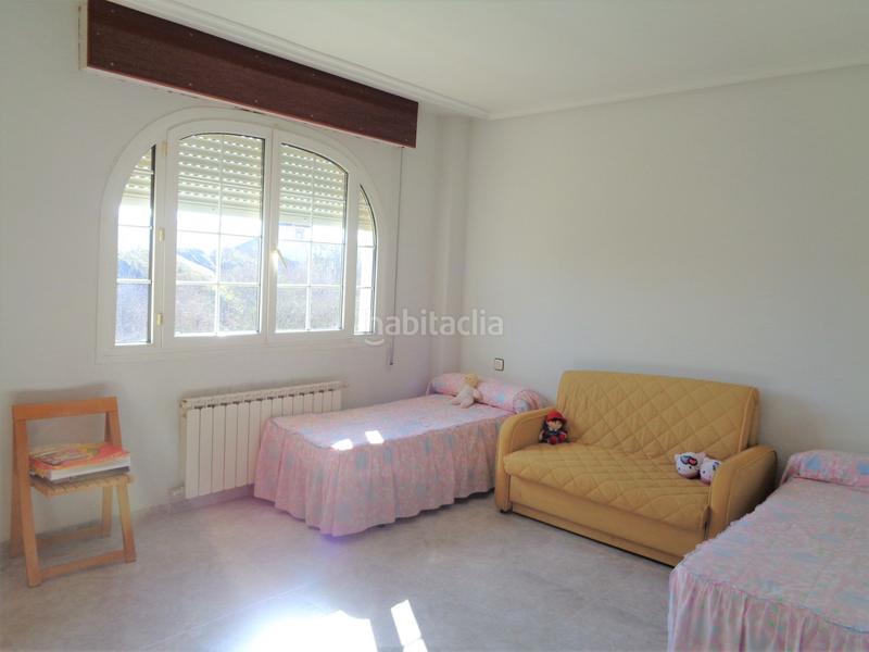 Foto 8dc7bbb0-7760-4226-b5be-131691b68a7d. Casa aparellada amb calefacció aparcament a Los Pinos - El Pilar Plasencia