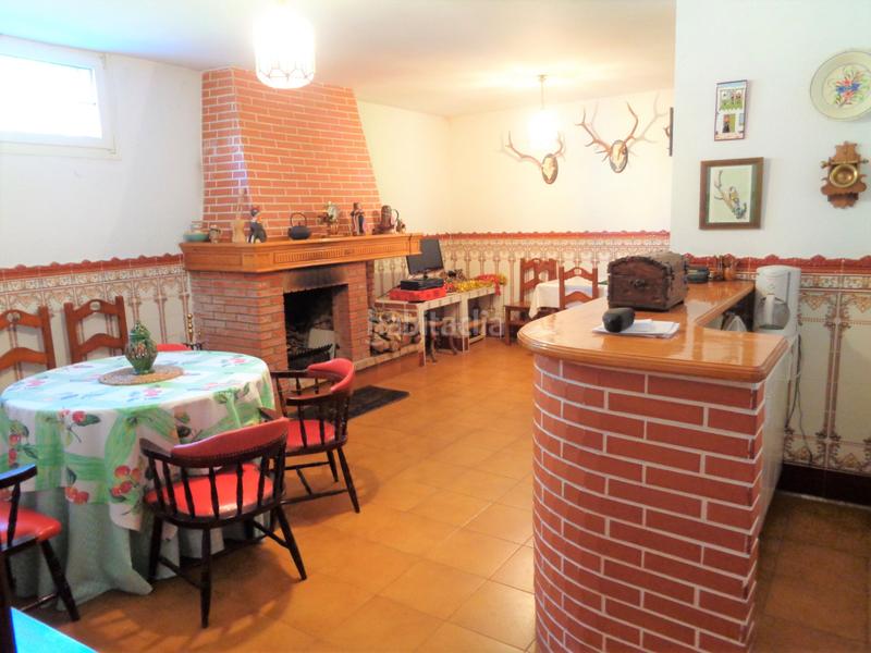 Foto 9001227b-025d-4432-bfb1-968c0d3fb0d9. Casa aparellada amb calefacció aparcament a Los Pinos - El Pilar Plasencia