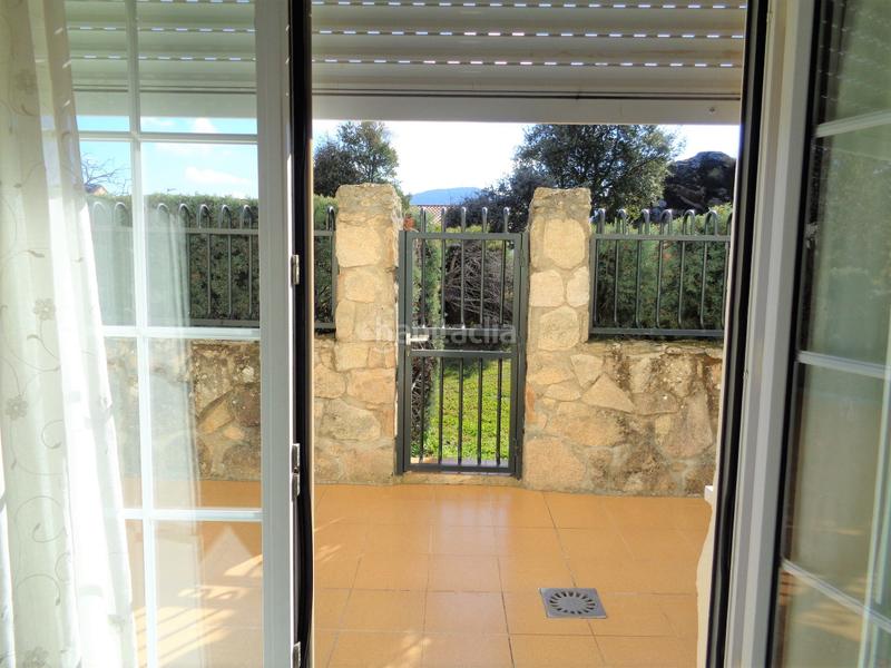 Foto a760894b-2143-4382-a290-42d848000483. Casa aparellada amb calefacció aparcament a Los Pinos - El Pilar Plasencia