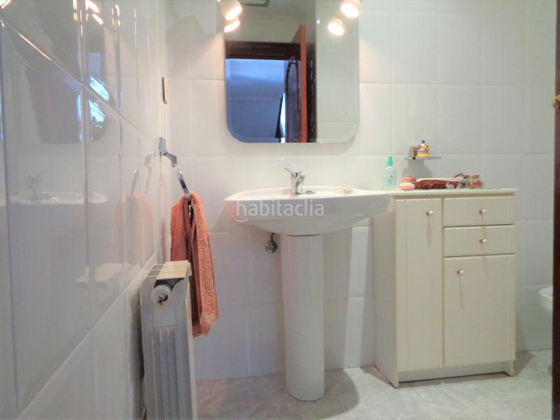 Foto e23ef0f8-83cc-43fe-b187-5b6577b79985. Casa aparellada amb calefacció aparcament a Los Pinos - El Pilar Plasencia