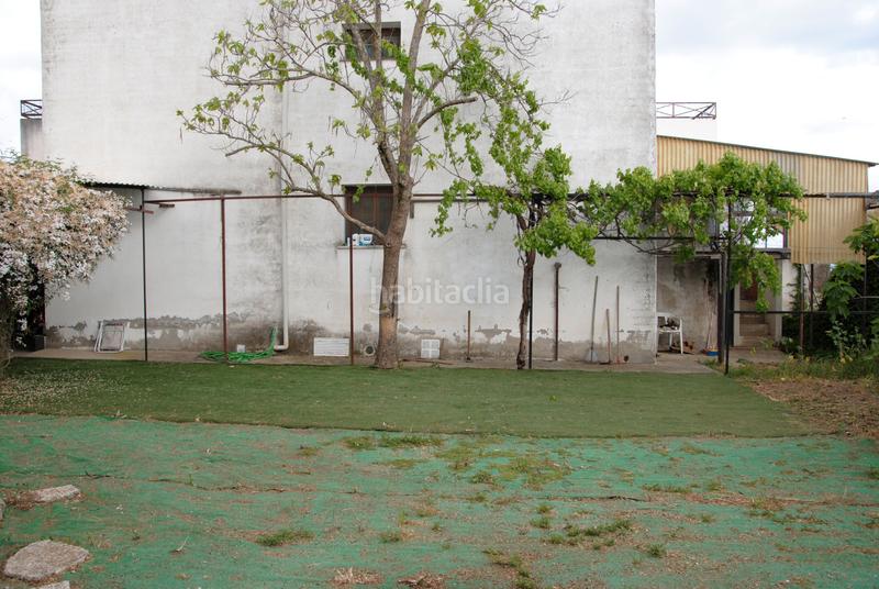 Foto 66a6a344-b2be-46f1-8638-4d78937979a3. Doppelhaus mit heizung parking in Malpartida de Plasencia