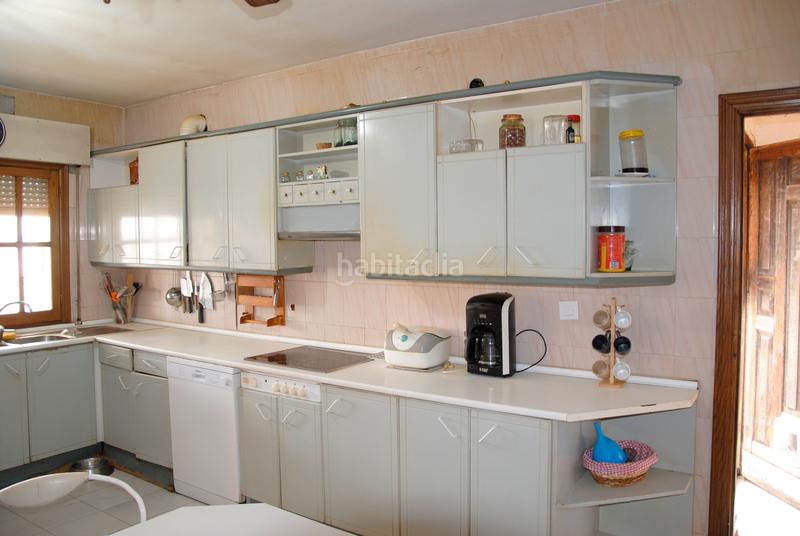 Foto 66d5a5d4-cb47-45c6-8852-22a0d67e2beb. Doppelhaus mit heizung parking in Malpartida de Plasencia