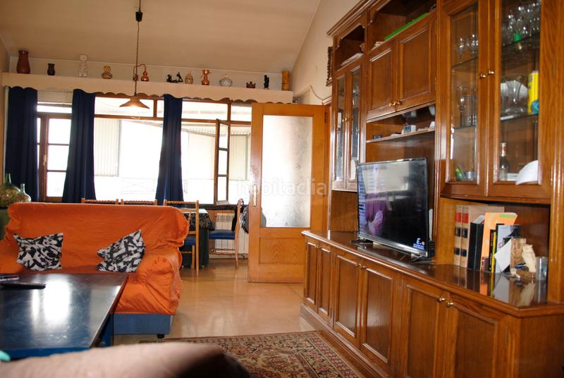 Foto cc8e14bf-3d0b-4a43-a783-90ed37c2f8f7. Doppelhaus mit heizung parking in Malpartida de Plasencia