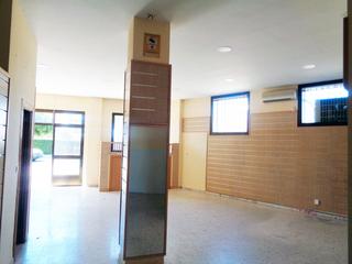 Local commercial  Avenida salamanca. Se vende local en plasencia