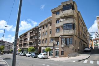 Appartement  Avenida la salle. Se vende piso en plasencia