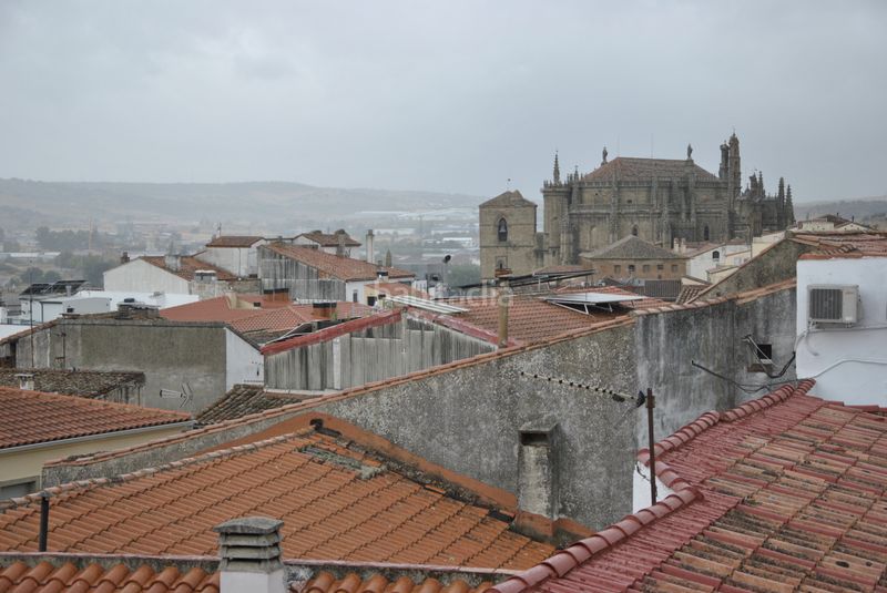Foto ee231329-a134-4846-b77b-3544bdb6fbca. Dúplex amb calefacció a Centro Ciudad Plasencia