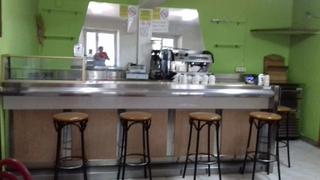 Location Local commercial  Lugar a gandara. Local + vivienda en venta/alquiler en areas (ponteareas)