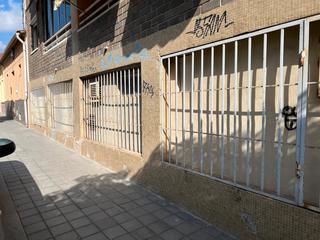 Local Comercial en Calle la amistad 12. Se vende amplio local en san gabriel,alicante.