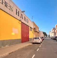 Location Bâtiment à usage industriel à Carrer comte de torrellano 20. Alquila nave en zona urbana de torrellano. ideal almacén, taller