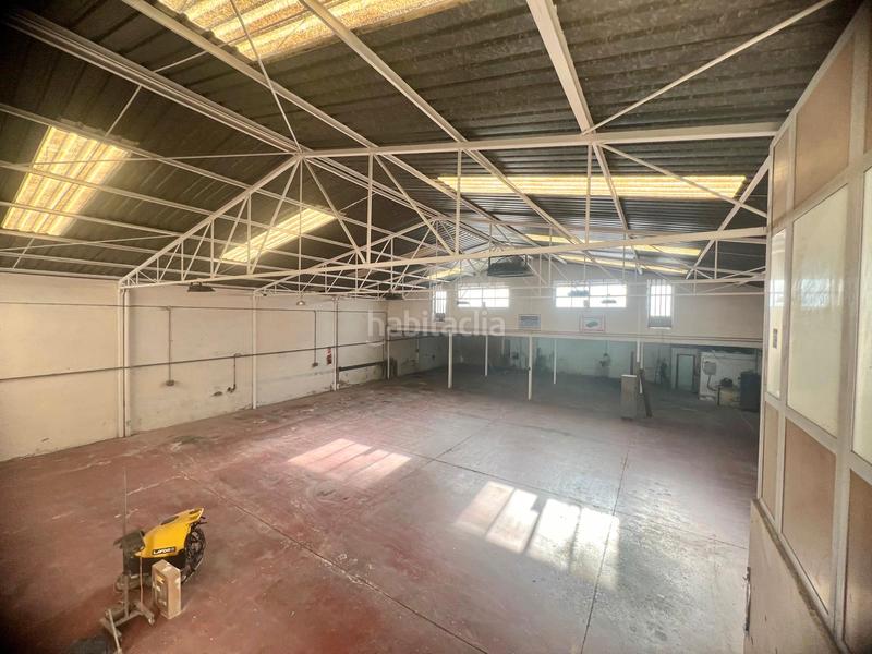 Foto 2fa65f52-590b-4d45-b541-c4efc39f17c5. Alquiler nave industrial en carrer comte de Torrellano 20 alquila nave en zona urbana de Torrellano. ideal almacén, taller o negocio, a un paso del aeropuerto en Elche / Elx