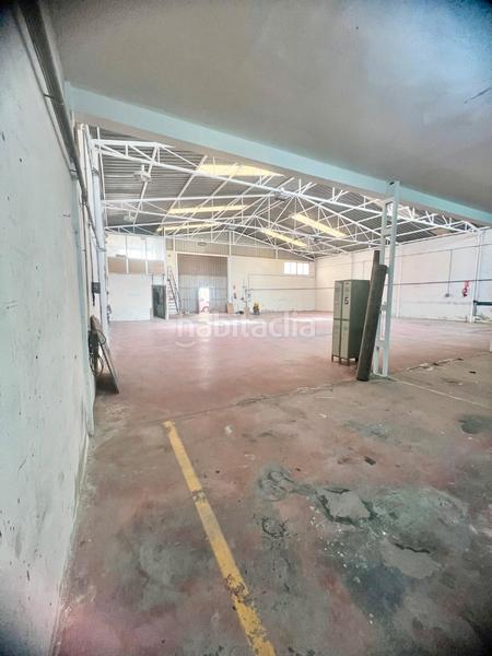 Foto 50628673-6ffd-45ac-b1e9-dcda2771ec79. Alquiler nave industrial en carrer comte de Torrellano 20 alquila nave en zona urbana de Torrellano. ideal almacén, taller o negocio, a un paso del aeropuerto en Elche / Elx