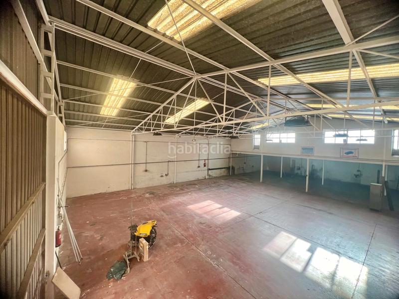 Foto 51efcfc0-a8de-4f9c-933e-fb14ec7dadc4. Alquiler nave industrial en carrer comte de Torrellano 20 alquila nave en zona urbana de Torrellano. ideal almacén, taller o negocio, a un paso del aeropuerto en Elche / Elx