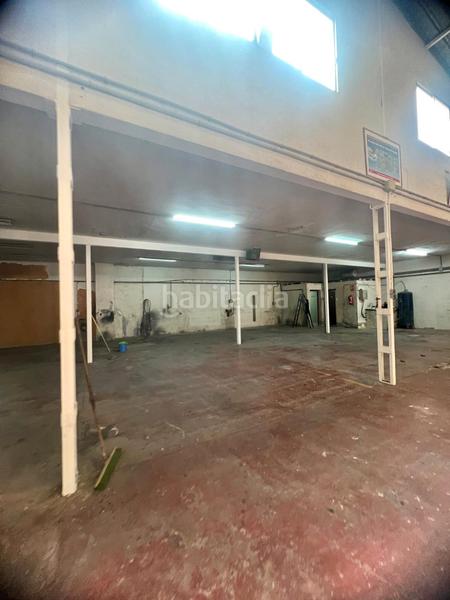 Foto c8c36481-f990-46af-af36-d9d08bc66242. Alquiler nave industrial en carrer comte de Torrellano 20 alquila nave en zona urbana de Torrellano. ideal almacén, taller o negocio, a un paso del aeropuerto en Elche / Elx