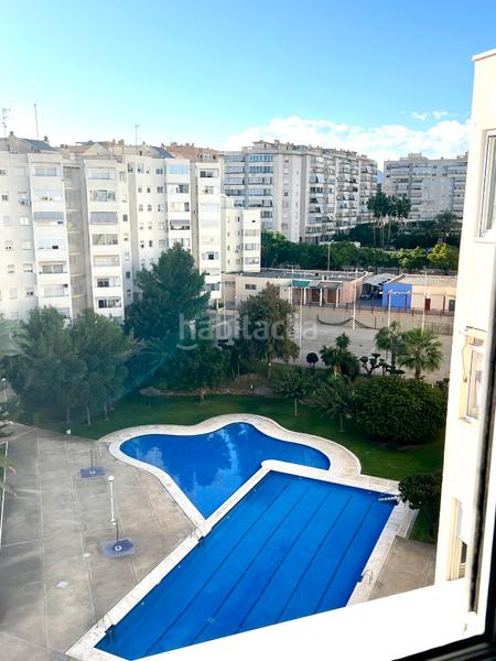 Foto c3acc9d9-d798-45a9-8f45-3d73f4466cf9. Piso  exterior y muy luminoso frente al mar . en Alicante