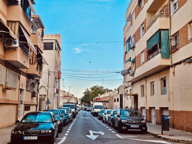 Foto 0fb0edc9-2df6-43a4-9f1c-3513e998ae84. Alquiler piso ?? ¡vive cerca del mar en un piso con encanto! – ideal para pareja joven ?? en Alicante