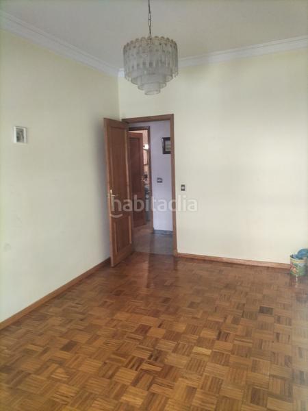 Foto 2afd7f84-a367-44f0-96a3-bf21e0d4580a. Piso en avenida de santiago 56 piso exterior en avd. santiago en Ourense