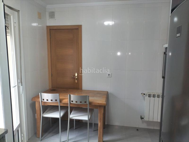 Foto f6e88405-b7c2-40a2-970d-f2a7125cfb9a. Alquiler piso amplio piso amueblado y reformado en Ourense