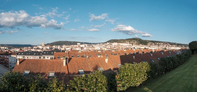 Foto 4f99ba82-6dbb-44b2-8b57-16bece514e56. Maison jumelée avec chauffage parking piscine dans Couto Ourense