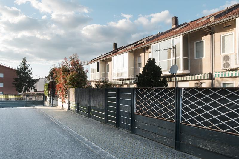 Foto 57abd819-8366-4f67-a23f-b9d4069f58b4. Maison jumelée avec chauffage parking piscine dans Couto Ourense