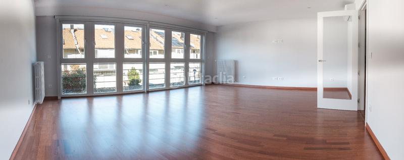 Foto 7e277906-8e6b-41d0-b2d0-dedd8b251f05. Maison jumelée avec chauffage parking piscine dans Couto Ourense