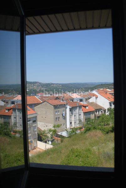 Foto e6e79eb5-3425-4591-bbe9-aea426657104. Estudi amb calefacció aparcament a Universidad Ourense