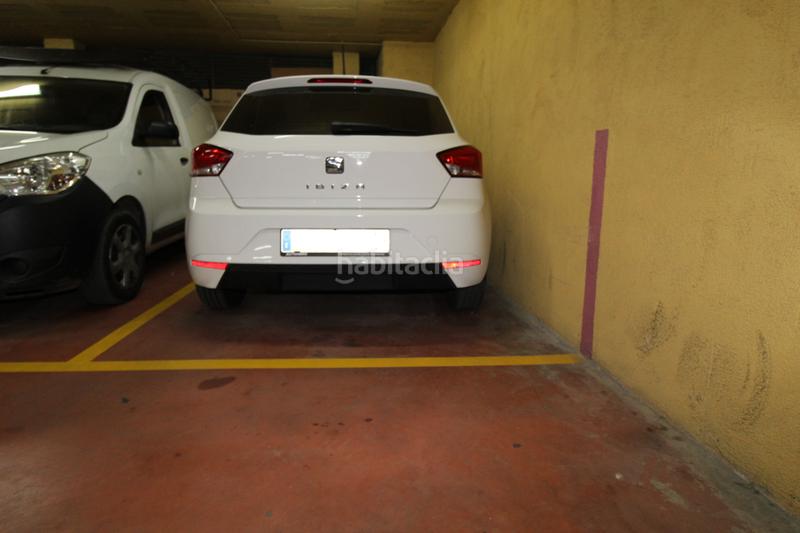 Foto d529efd8-d2e3-4fa6-9836-e7844f273639. Autoparkplatz in Sant Andreu de Palomar Barcelona