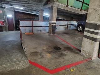 Parking voiture  Carrer de sas. Plaza de parking coche pequeño facil acceso