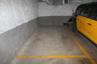 Parking coche en Carrer de la tramuntana 24
