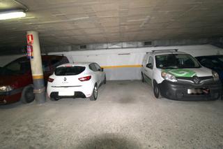 Parking voiture  Carrer de campeny