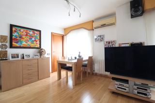 Appartement  Carrer de nria. Exterior - todo refrormado - 82m